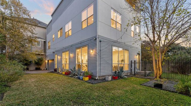 162 Vieux Carre Drive, Houston, TX 77009