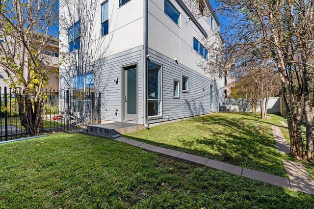 162 Vieux Carre Drive, Houston, TX 77009