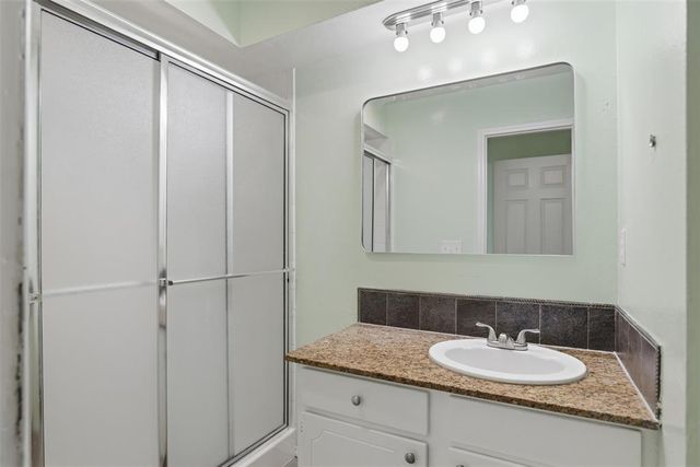 6728 N Meridian Avenue C, Oklahoma City, OK 73116