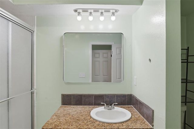 6728 N Meridian Avenue C, Oklahoma City, OK 73116