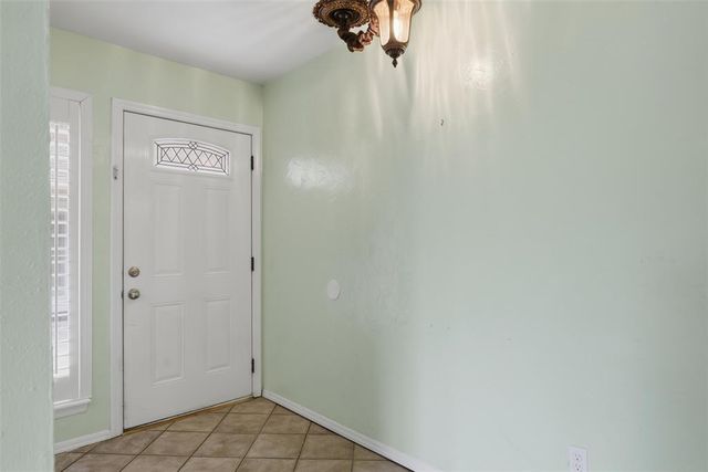 6728 N Meridian Avenue C, Oklahoma City, OK 73116