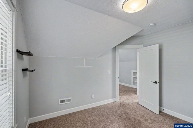 1760 Gwinn St E, Monmouth, OR 97361