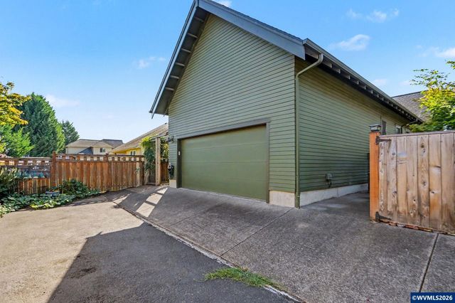 1760 Gwinn St E, Monmouth, OR 97361