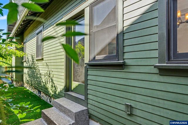 1760 Gwinn St E, Monmouth, OR 97361