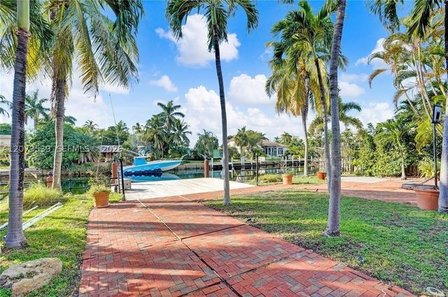 612 Hibiscus Dr, Hallandale Beach, FL 33009