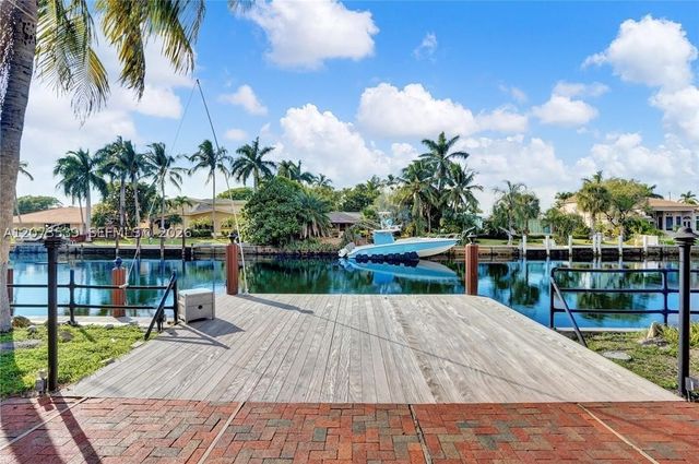 612 Hibiscus Dr, Hallandale Beach, FL 33009
