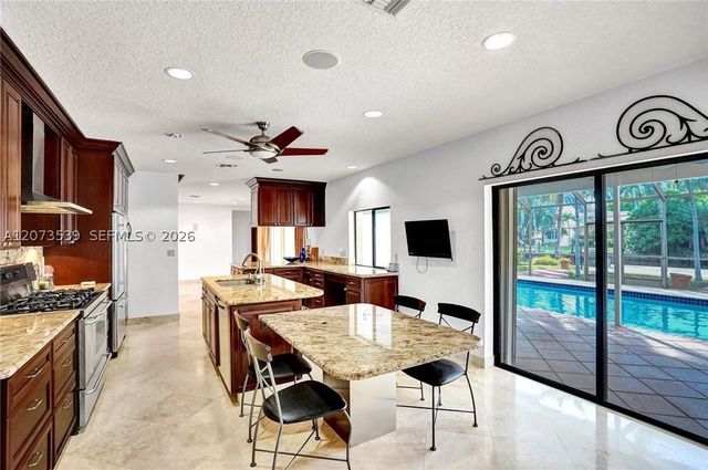 612 Hibiscus Dr, Hallandale Beach, FL 33009