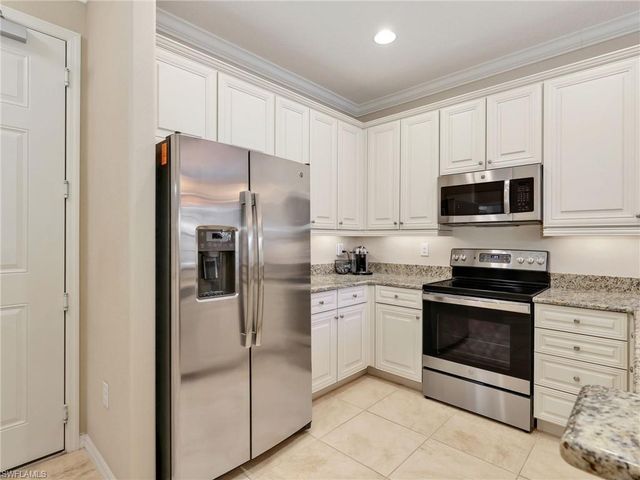 9071 ALBION LN N # 5701, Naples, FL 34113