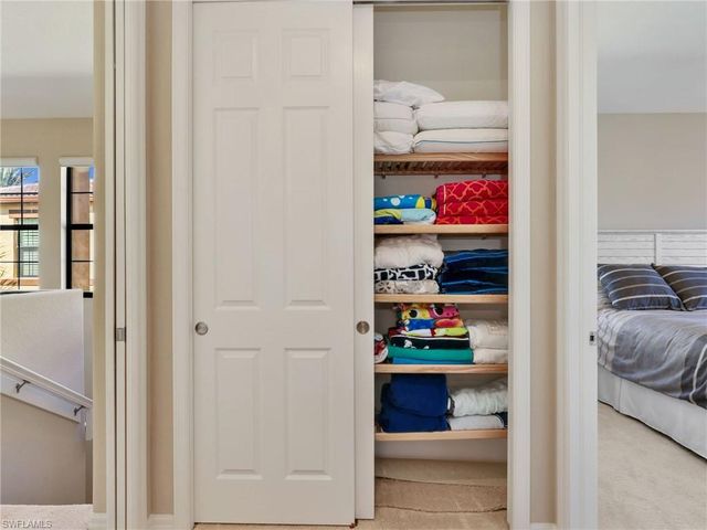 9071 ALBION LN N # 5701, Naples, FL 34113