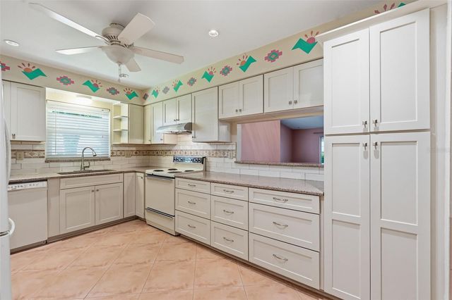 3251 MCMATH DRIVE, Palm Harbor, FL 34684