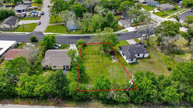 6711 Crestmont Street, Houston, TX 77033