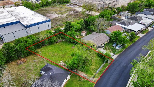 6711 Crestmont Street, Houston, TX 77033