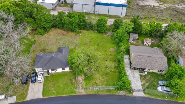 6711 Crestmont Street, Houston, TX 77033