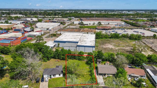 6711 Crestmont Street, Houston, TX 77033