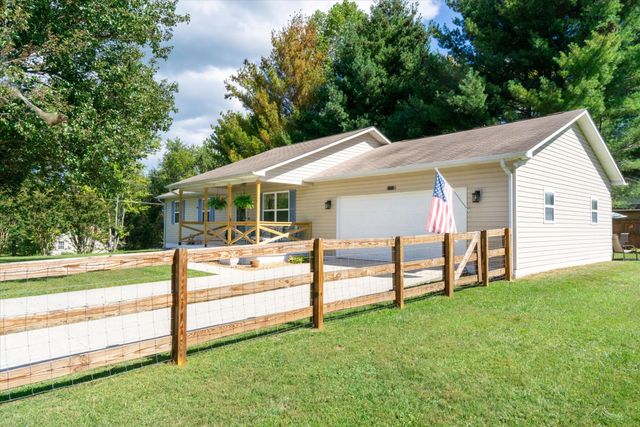 2203 Meadowview Dr, Jamestown, TN 38556