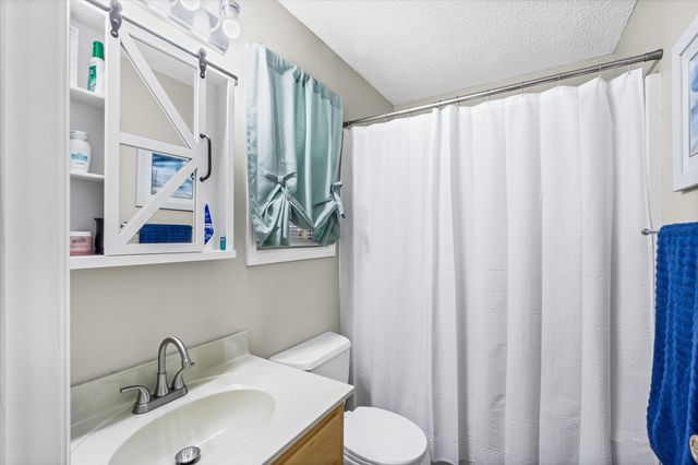 2203 Meadowview Dr, Jamestown, TN 38556