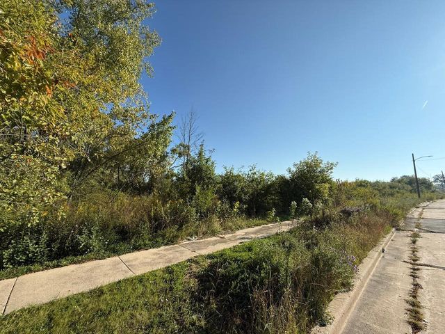 9105 N 96TH STREET, Milwaukee, WI 53224