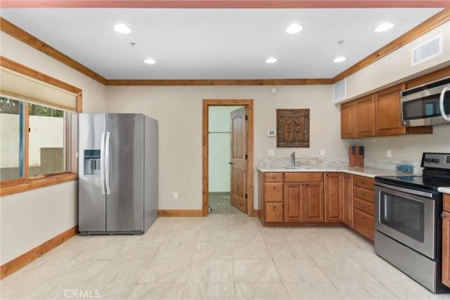204 Saint Catherine, Redlands, CA 92374