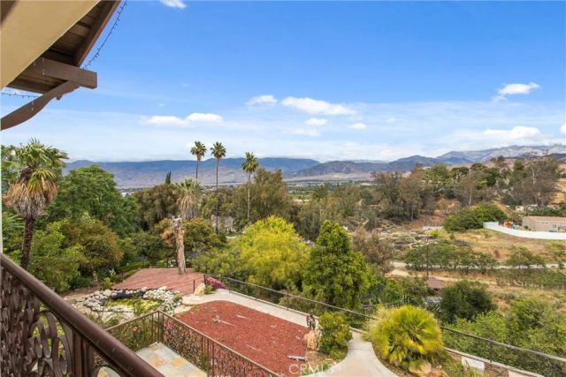 204 Saint Catherine, Redlands, CA 92374