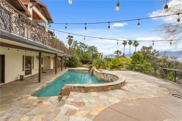 204 Saint Catherine, Redlands, CA 92374