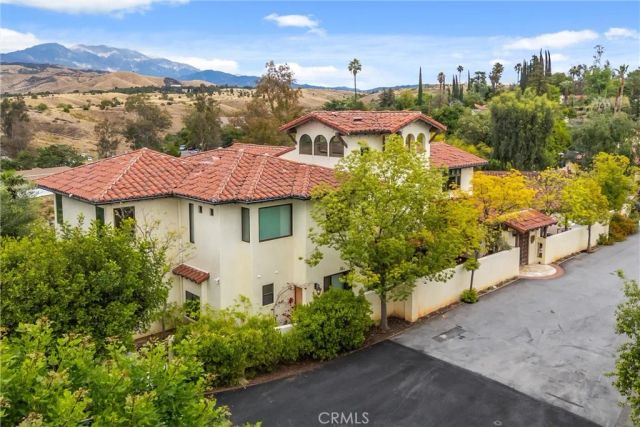 204 Saint Catherine, Redlands, CA 92374