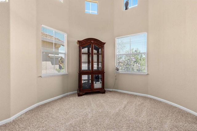 1900 Kern Mountain Way, Antioch, CA 94531