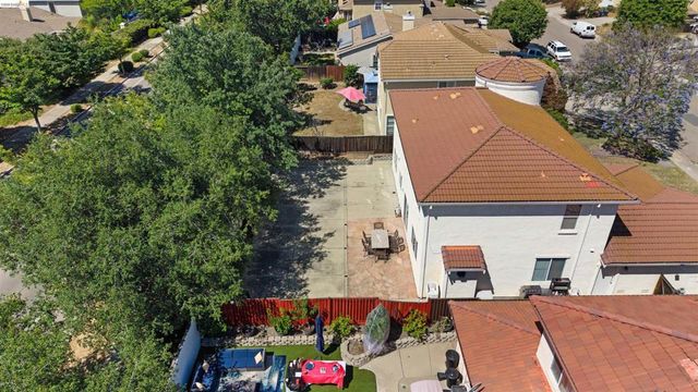 1900 Kern Mountain Way, Antioch, CA 94531