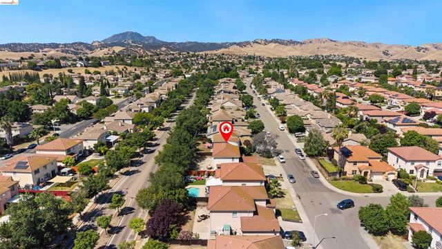 1900 Kern Mountain Way, Antioch, CA 94531