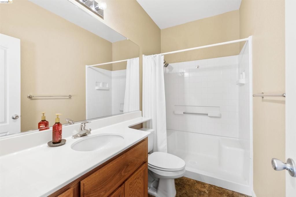 Image 18 of property listing at 1900 Kern Mountain Way, Antioch, CA 94531