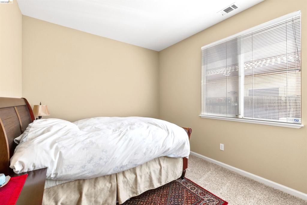 Image 19 of property listing at 1900 Kern Mountain Way, Antioch, CA 94531