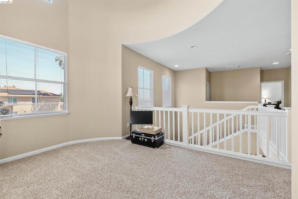 Image 22 of property listing at 1900 Kern Mountain Way, Antioch, CA 94531