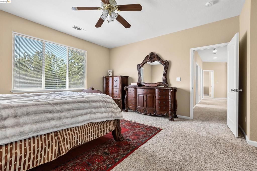 Image 28 of property listing at 1900 Kern Mountain Way, Antioch, CA 94531