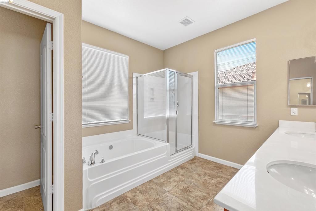 Image 30 of property listing at 1900 Kern Mountain Way, Antioch, CA 94531