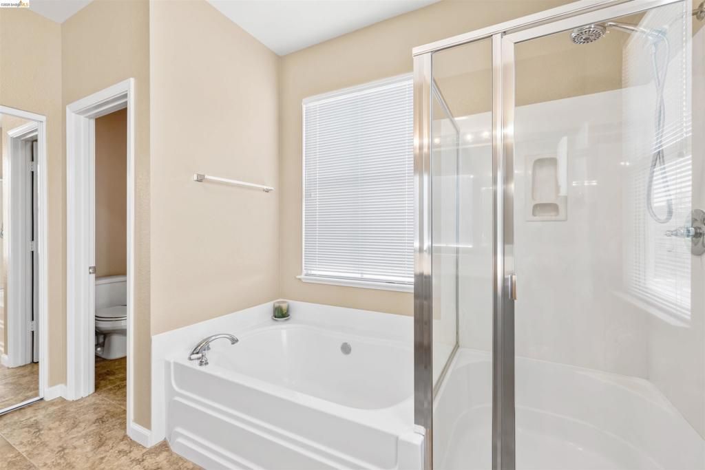 Image 32 of property listing at 1900 Kern Mountain Way, Antioch, CA 94531