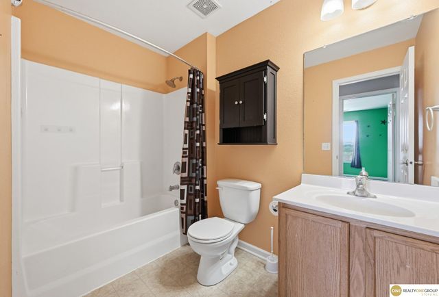 7026 N 88th Avenue, Omaha, NE 68122