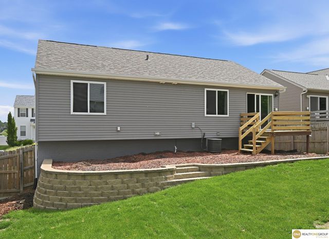 7026 N 88th Avenue, Omaha, NE 68122