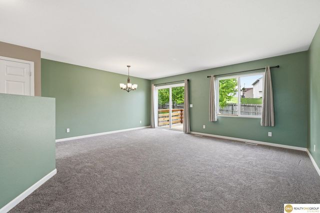7026 N 88th Avenue, Omaha, NE 68122