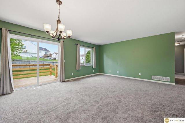 7026 N 88th Avenue, Omaha, NE 68122