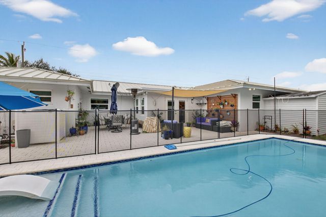 400 E Conference Drive, Boca Raton, FL 33486