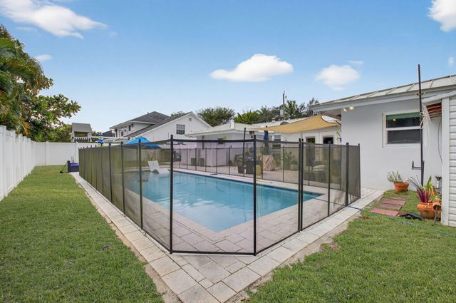 400 E Conference Drive, Boca Raton, FL 33486