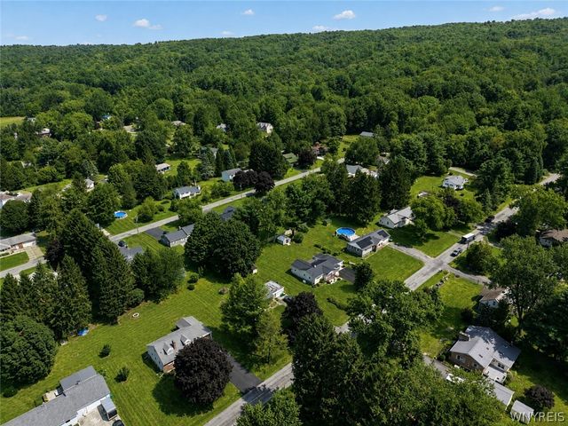 6727 Hillcroft Drive, Boston, NY 14025