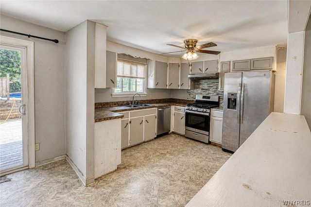6727 Hillcroft Drive, Boston, NY 14025