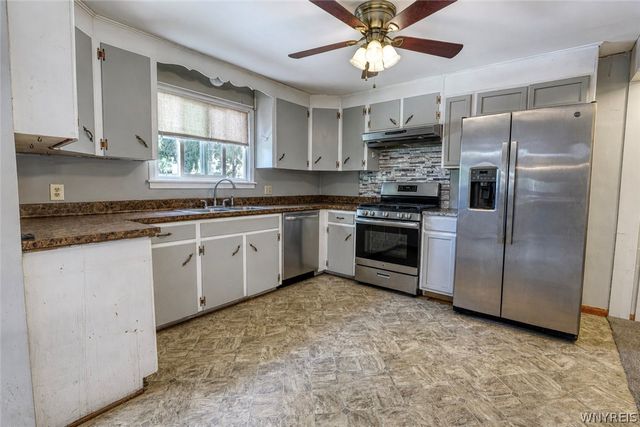 6727 Hillcroft Drive, Boston, NY 14025