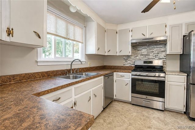 6727 Hillcroft Drive, Boston, NY 14025