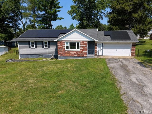 6727 Hillcroft Drive, Boston, NY 14025