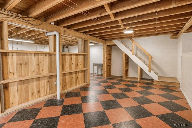 6727 Hillcroft Drive, Boston, NY 14025
