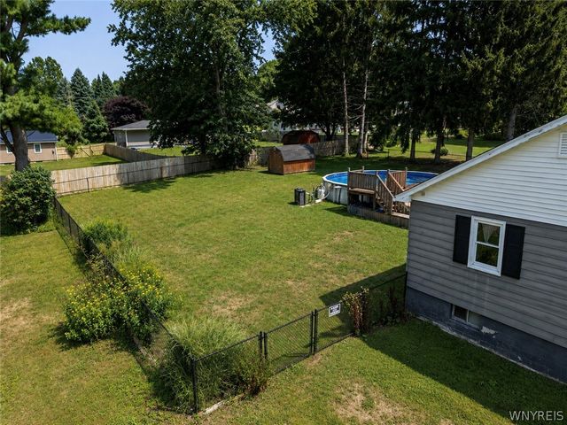 6727 Hillcroft Drive, Boston, NY 14025