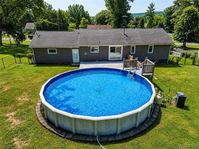6727 Hillcroft Drive, Boston, NY 14025