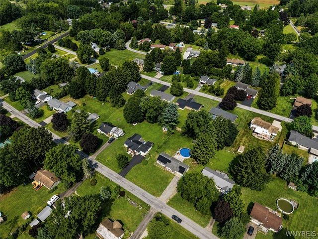 6727 Hillcroft Drive, Boston, NY 14025