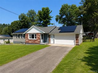 6727 Hillcroft Drive, Boston, NY 14025